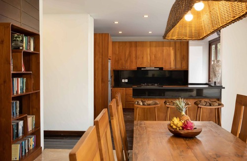 Berawa Villa | Centally located three bedroom private villa for 8 person in Canggu