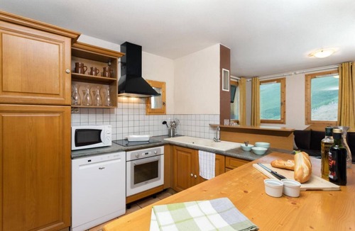 Plagne Soleil Ski Chalet | Chalet, wifi, 100m from resort center, terrace, balcony, fireplace or stove, parking, tv, 75-82m²