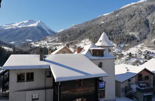 Lauenen Bei Gstaad Apartment | Charmant appartement pouvant accueillir jusqu'à 10 personnes (un canapé-lit au salon) situé dans la