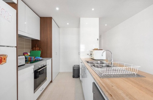 Lyneham Apartment | Charming 2BR Apartment Near Canberra’s Attractions