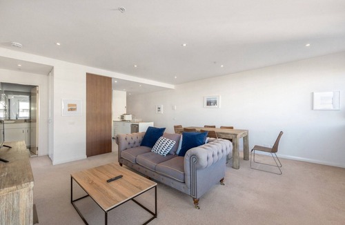 Lyneham Apartment | Charming 2BR Apartment Near Canberra’s Attractions
