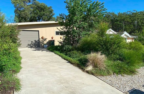 Valla Beach House | Charming Beach Getaway -Tucked away in Valla beach is the charming home that has a unique private ba