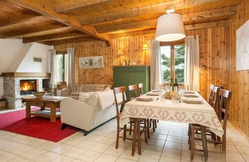 Mayens-de-Riddes House | Charming chalet on the edge of the forest in La Tzoumaz for 10 people
