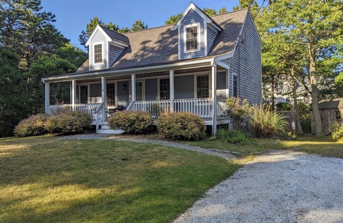 Hyannis House | Charming, Private Cape Retreat, Beach Pass & Dog-Friendly!