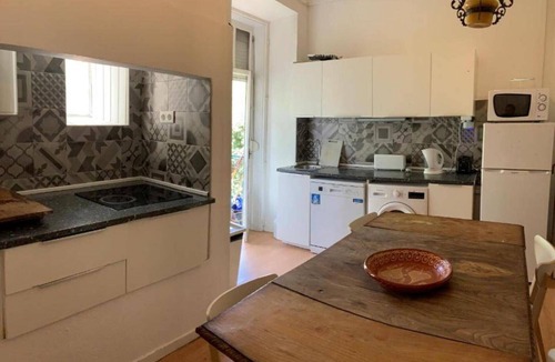 Sao Bento House | Charming Santos 6 Bedroom Apartment III