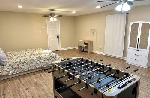 Hammond House | Charming & stylish Hammond residence located only 13 minutes away from SLU!