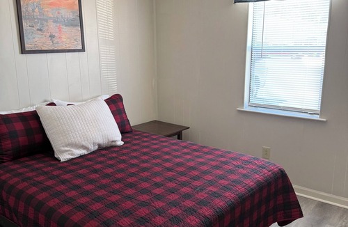 Havelock Apartment | Cherry Point Landing- Cozy 2 bedroom, 1 bath apartment