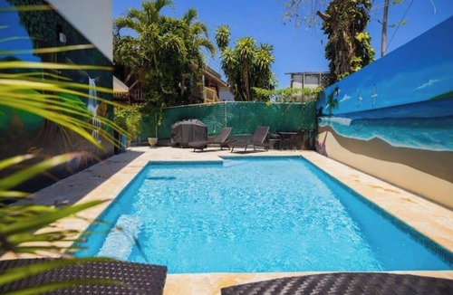 Puntas Apartment | Chris Guest House, 2nd Floor with Shared Pool