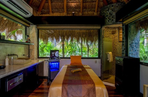 Punta Sam Apartment | Comfortable Beach Resort Studio Near Isla Mujeres Ferry