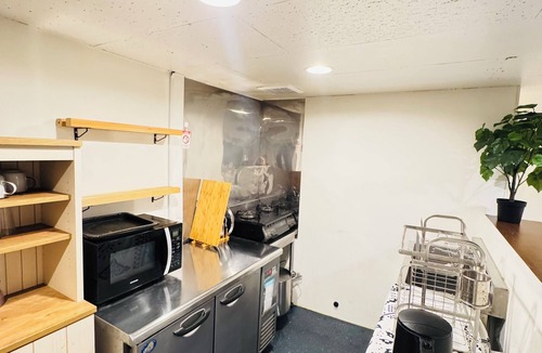 Nishi-Shinjuku Apartment | Conveniently located right next to Central Park and a 2-minute walk from the station! Cherry blossom illumination and picnics can be enjoyed. Easy to get anywhere in the central city center!