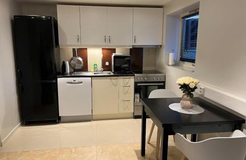 Finnsnes Apartment | Cosy, modern apartment near the city center