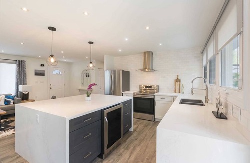Lafontaine Cottage | Cottage with Private Beach Access and Newly-Built Indoor Sauna #STRTT-2026-114
