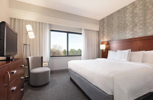 Paw Creek Hotel | Courtyard by Marriott Charlotte Airport North