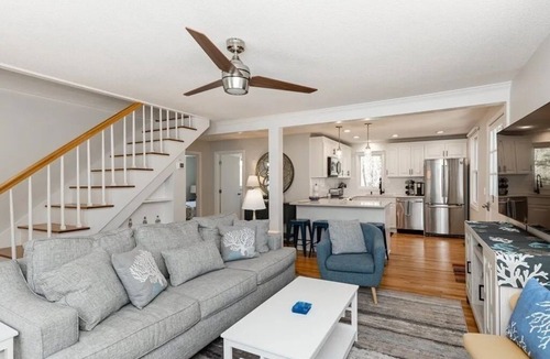 North Eastham House | Cozy and modern beach house & separate living space; perfect for families!