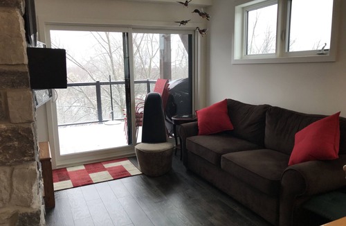 Glen Huron Condo | Cozy Blue Mountain Condo -Ski, Swim, Hike, Enjoy
