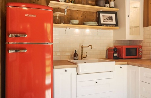 Les Tines House | Cozy Chalet | Sleeps 6 | Quiet | Terrace & BBQ