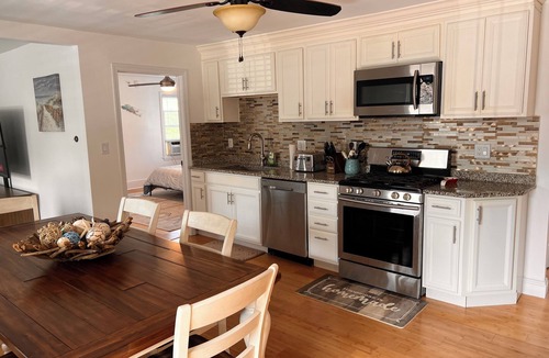 Danvers Apartment | Danvers spacious apt near Salem historic witch town Mall/Hospital