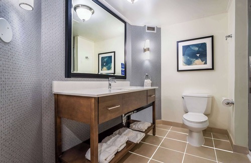 Executive Park Hotel | DoubleTree by Hilton South Charlotte Tyvola