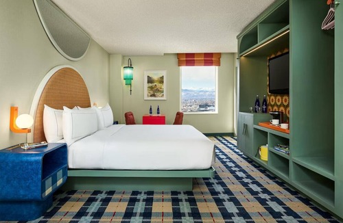 Downtown Denver Hotel | Downtown Denver Stay | Quirky Pop-Culture Rooms & Retro Vibes