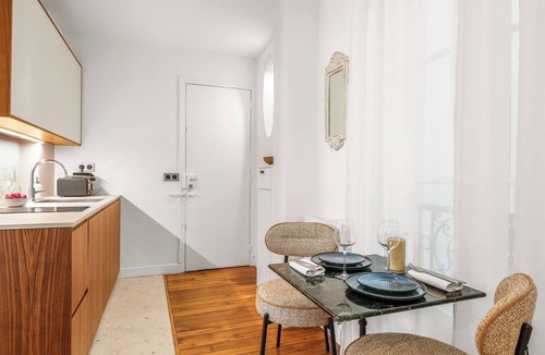 Quartier du Gros-Caillou Apartment | Eiffel Tower Studio