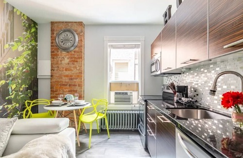 Parkdale Apartment | Elegant style 1 BR suite Walk to Lake City Downtown