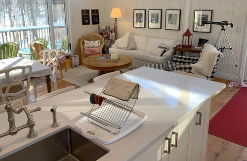 Eugenia Cottage | Enjoy the Fall Colours in this Family-friendly Bungalow in the Woods