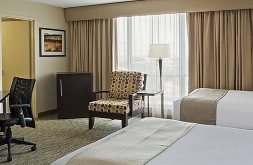 Miami Springs Hotel | Excitement of Miami At Your Doorstep! Onsite Pool, Near Melreese Golf Course