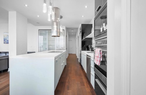 Bathurst Quay Condo | Executive Lakefront 3 Bedroom Penthouse l Private Elevator