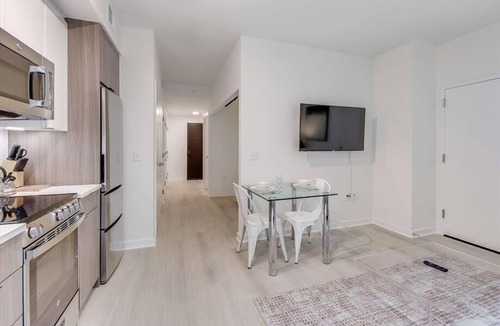 NoMa Hotel | Explore DC w/Family! near Parks & Museums | 1st Street