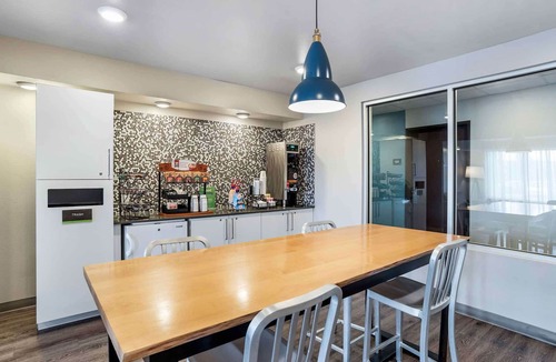 Kenner - Louis Armstrong International Airport Hotel | Extended Stay America Suites - New Orleans - Airport - I-10