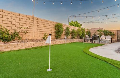 Terra Lago House | GAMEROOM, King Beds, Movie Projector, Heated Saltwater Pool, Golf and Games!