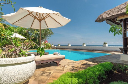 Dencarik Villa | Gorgeous beachfront Villa Jasmine, Lovina!