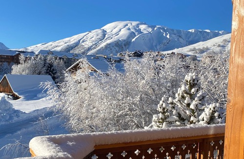 La Toussuire Ski Chalet | Grand et Chaleureux Chalet Familial. 12 Personnes . Retour Skis aux Pieds