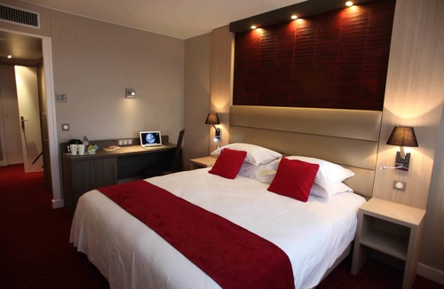Meylan Hotel | Hôtel Les Trois Roses, Grenoble Meylan