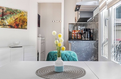 Saint-Merri Apartment | Heimat, 1BR/1BA, 2 people