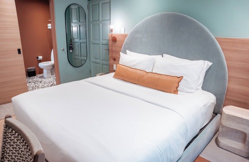 Condado Hotel | HiBird - King Room with Private Hot tub
