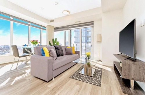 Kitchener Apartment | High Rise 1BR Building w Gorgeous Views