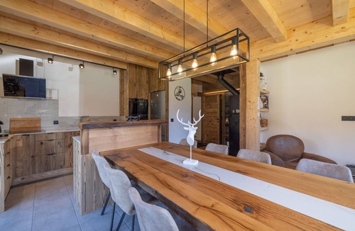 Saint-Gervais-les-Bains Apartment | Holiday Apartment "Chalet Quartz" with Mountain View, Private Terrace and Wi-Fi