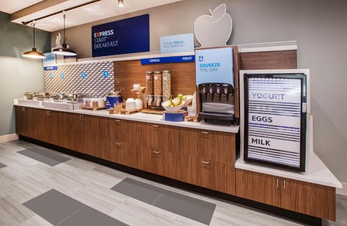 Pounding Mill Hotel | Holiday Inn Express Hotel & Suites Claypool Hill -Richlands Area by IHG