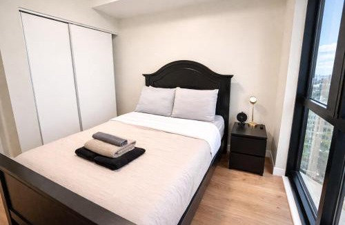 Kitchener Apartment | Home In The Clouds - Downtown Retreat - Gym, Free Parking