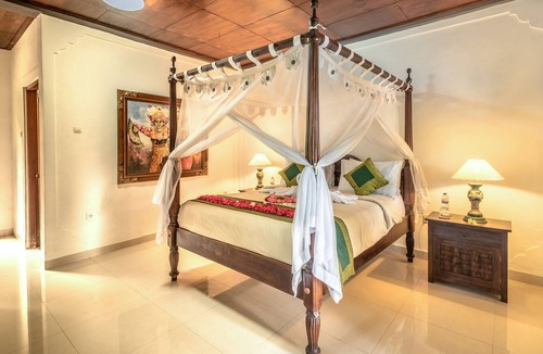 Kedewatan Hotel | Hotel Bunga Permai