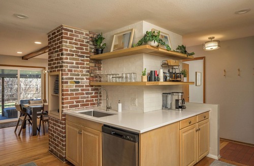 Southeast House | Huge secluded yard hot-tub game room 5-15 min to DU, DTC, DT