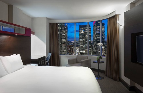 Wellington Place Hotel | Hyatt Regency Toronto