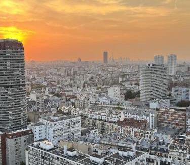Asiatique Apartment | Jaccuzi, tour Eiffel, Led multicolores Paris 13