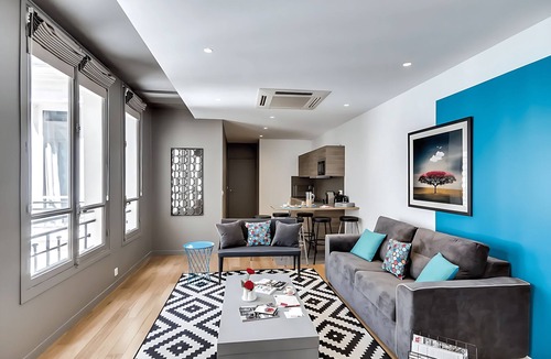Faubourg-du-Roule Apartment | JUST STEPS FROM THE ICONIC CHAMPS-ÉLYSÉES - SLEEPS 12 - RUE LA BOÉTIE