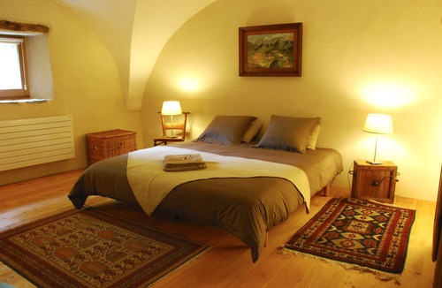 Chateauroux-les-Alpes Bed & Breakfast | La ferme de beauté ideal place to stay and wellness center