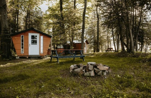 Killaloe Cabin | Lakefront Glamping Cabin for Family Getaways on Golden Lake