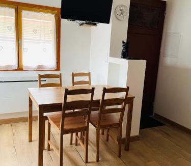 Saint-Pierre-d'Allevard Apartment | Logis sympa proche des thermes