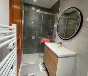 Saint-Pierre-d'Allevard Apartment | Logis sympa proche des thermes