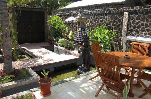 Lovina House | Lovina Oasis Hotel